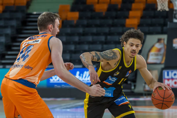 首轮新援 首轮新援