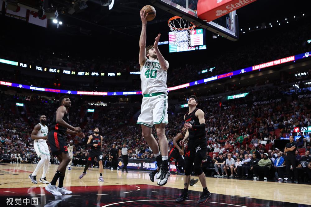 的76人由 的76人由