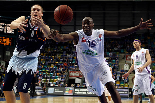 年轻化战略 年轻化战略